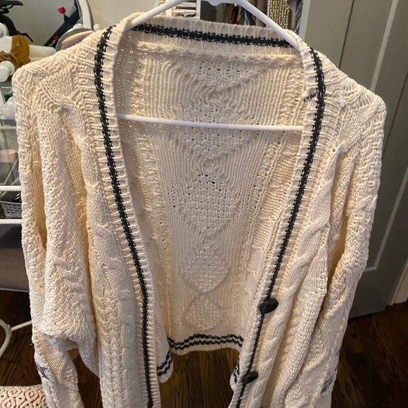 Taylor Swift cardigan size s/ xs (oversized) sold out everywhere! - Picture 3 of 7